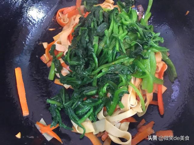 炒菠菜要焯水吗，怎样炒菠菜菠菜炒之前需要焯水吗（4种蔬菜炒之前必须“焯水”）