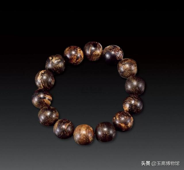 珍贵的绿色佛珠拍卖记录，没想到一串佛珠竟然卖到100万