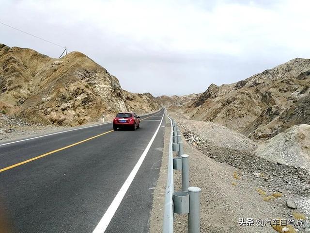 南疆自驾游小环线路线，自驾游可可托海、小白杨哨所