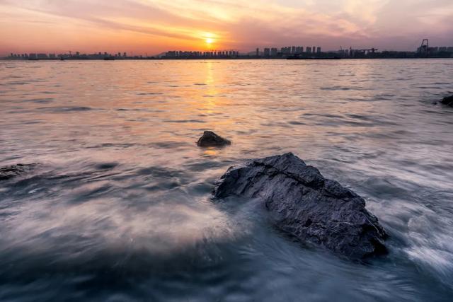 长江起源于哪里，长江起源于哪里流经哪些省（亚洲第一长河——长江）