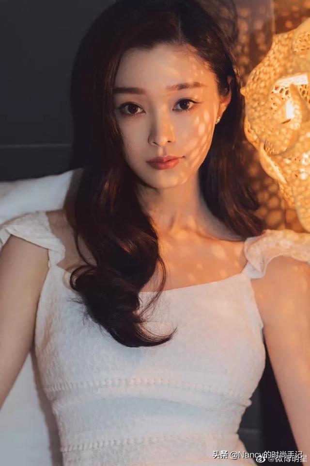 宋轶胡歌谁最强，30岁的宋轶凭什么成为万千少男的女神