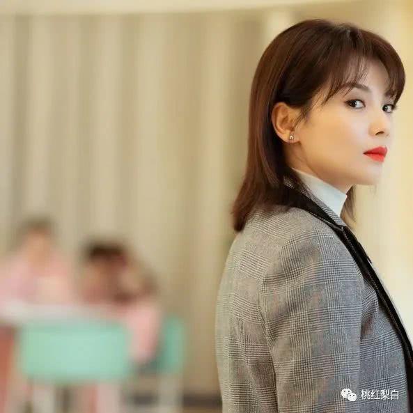 今年从演员跨界到主播的刘涛，刘涛化身“女主播”来川台上班了