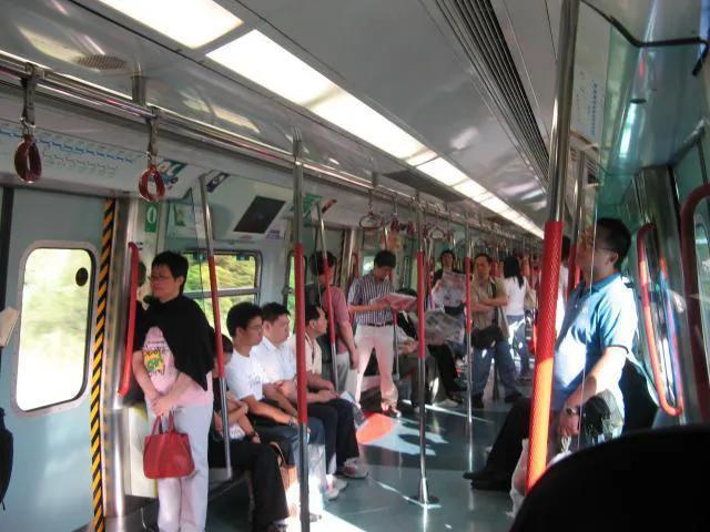 港铁东铁线红磡站进站，港铁家族小科普