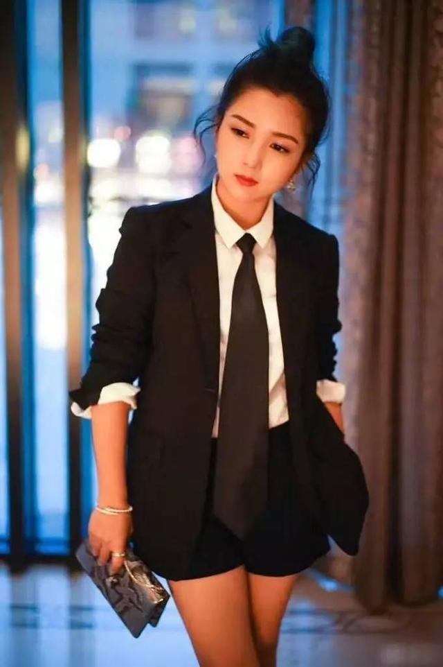 何洁释小龙为什么分手，何洁释小龙为什么不能一起（回顾何洁和释小龙、赫子铭的分手原因）
