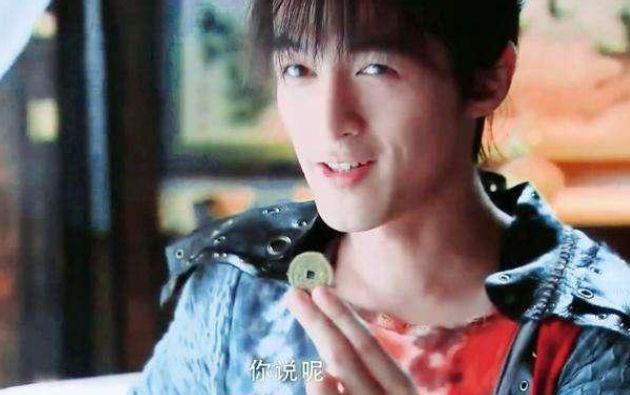 车祸改变胡歌的一生，她为救胡歌当场死亡