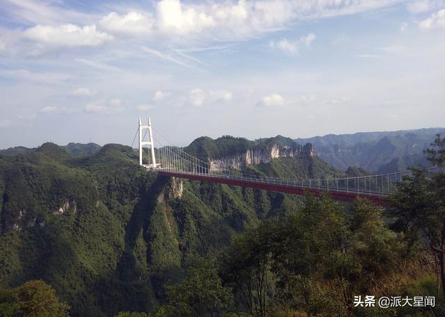 世界第一高桥旅游风景区，距离水面有近200层楼高