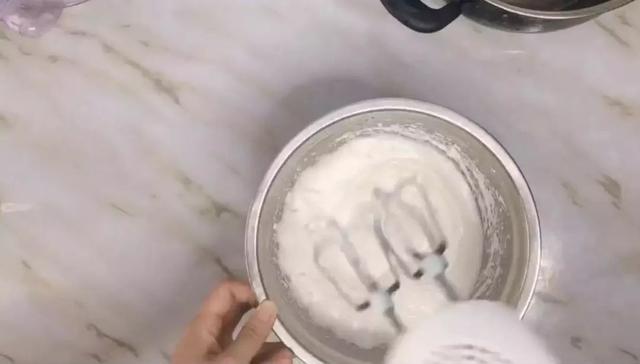 冰淇淋蛋糕图片，最简单又好吃的冰淇淋蛋糕