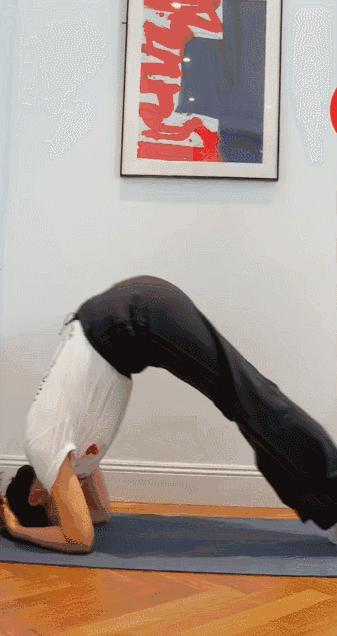 今年从演员跨界到主播的刘涛，刘涛化身“女主播”来川台上班了