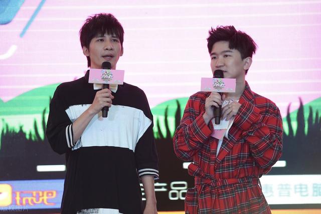 有人骂王思聪吗，被王思聪置顶辱骂三年的男人