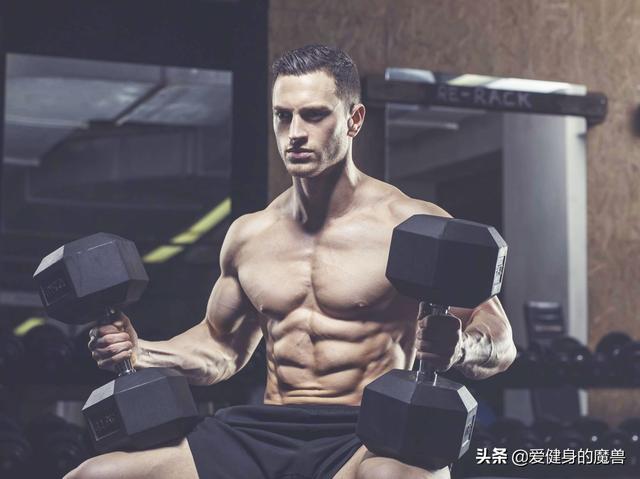 练胸肌下胸最好的6个动作，4组下胸动作，让胸肌更有棱角