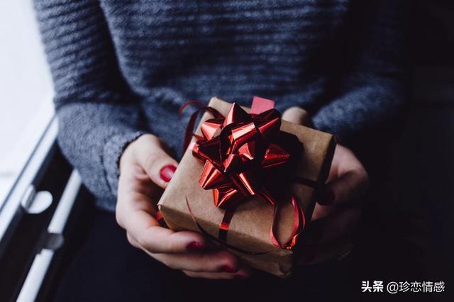 最能打动男人的几个礼物，让他心里默默给你加分