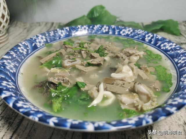 羊杂汤怎么做好吃，羊杂汤怎么调制才好吃（切记不要直接煮）