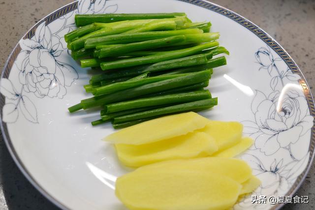 电饭锅做烤鸡腿的方法，原来用电饭锅做烤鸡腿这么好吃