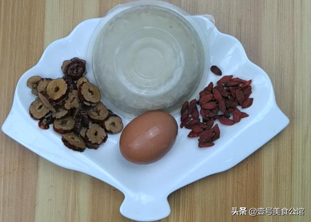 醪糟蛋花汤的做法，香甜可口的醪糟养颜蛋花汤（醪糟鸡蛋汤怎么做好喝）