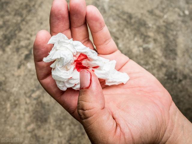 大量便血和少量便血标准，为你专业解读3种最常见的便血