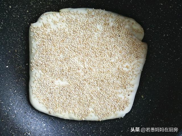 千层饼怎样做又酥又软，怎样做千层饼最好吃最简单又软（千层饼这样做）