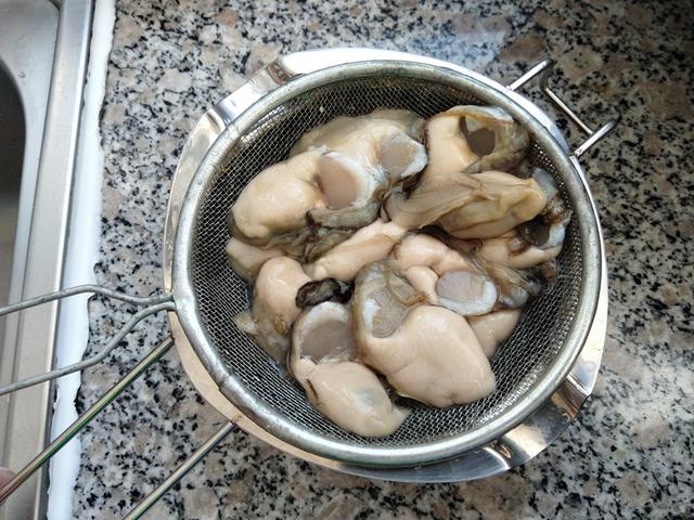 鸡蛋炒海蛎子怎么炒，海蛎子鲜嫩肥美