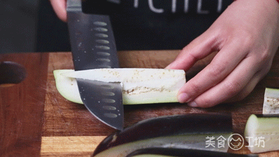 炸茄子简单酥脆好吃不吸油，炸茄子多3步外酥里嫩