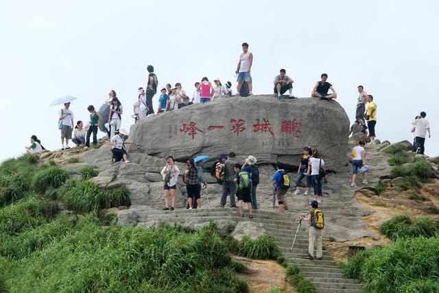 深圳梧桐山鹏城第一峰，梧桐山深圳第一高峰