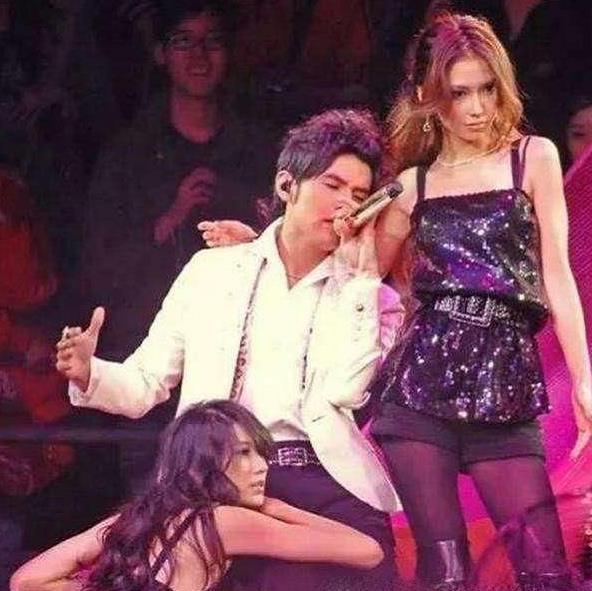 杨颖现在和谁的关系好，深扒杨颖高段位