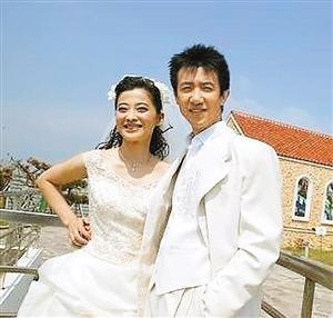 李小冉鄢颇事件到底怎么回事，李小冉与鄢颇分手10年