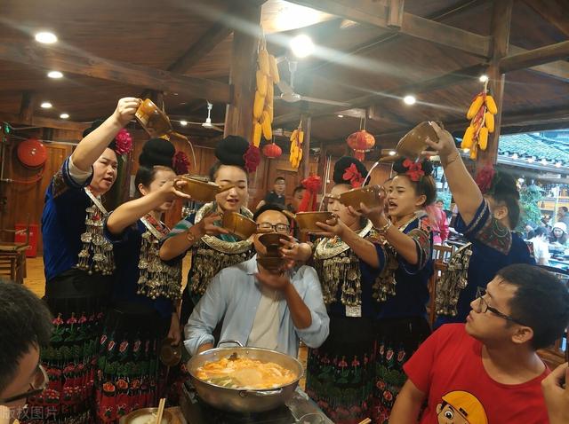 西江千户苗寨推荐吃的，苗寨喝不醉秘籍送给北京