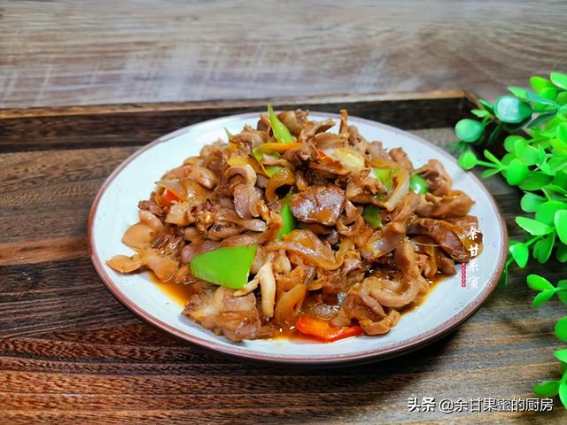 炒鸡杂怎么样又嫩又脆，家常炒鸡杂注意这两步