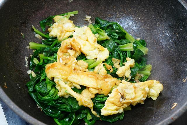 炒菠菜要焯水吗，炒菠菜时需要先焯水吗（只知道焯水还不够）
