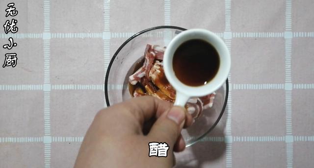 炸五花肉的做法，无法抵挡的美食诱惑（特色炸五花肉做法）