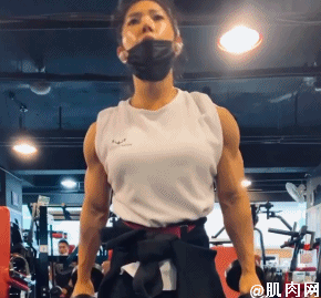 強悍女私教撩走小男友，網友：這肌肉比男人都猛 街拍正妹 第7张