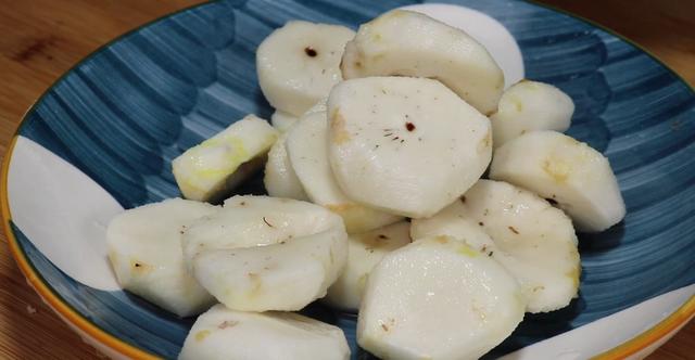 马蹄怎么去皮最干净，马蹄去皮这么简单