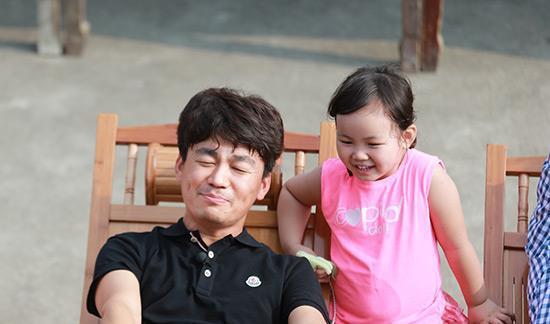 王宝强的成长历程和感情故事，小程序是什么？看完你就懂了