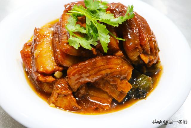 正宗梅菜扣肉的做法步骤，家常梅菜扣肉的做法