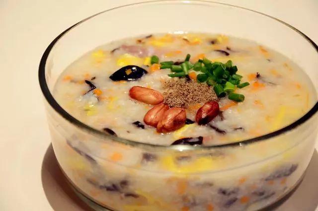 今天教大家几种粥的做法营养丰富，10种营养粥的做法