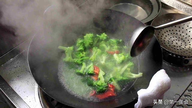 蒜蓉西兰花做法超级简单易学，厨师长教你做家常蒜蓉西兰花