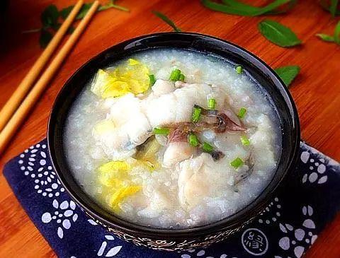 今天教大家几种粥的做法营养丰富，10种营养粥的做法