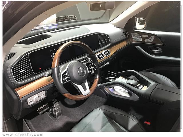 奔驰gls两款车型售价上调，奔驰全新GLS上市103.8万起售