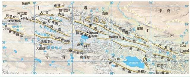 乌鞘岭长城走向，气势磅礴乌鞘岭
