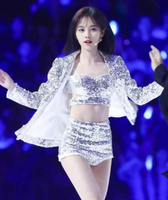 鞠婧祎为什么叫四千年美女，鞠婧祎为什么是四千年第一美女（鞠婧祎为啥被叫“四千年美女”）