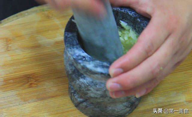 红苋菜怎么做好吃，红苋菜家常做法凉拌苋菜