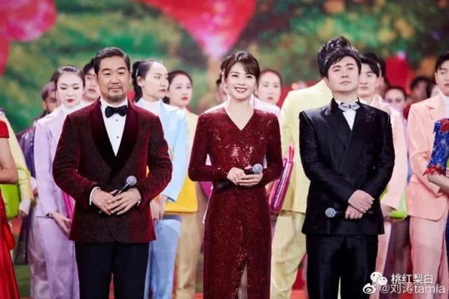 今年从演员跨界到主播的刘涛，刘涛化身“女主播”来川台上班了