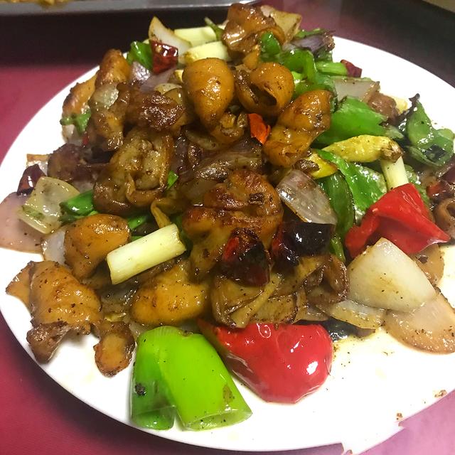 猪大肠的做法大全视频，猪大肠怎么做的最好吃（肥肠怎么洗，才干净无腥臭味）