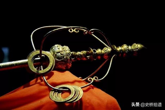 鲁智深的武器和沙僧的武器一样吗，原著里的大铁棍为何会变成月牙铲