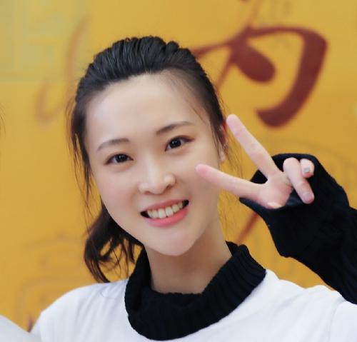 排球女队长惠若琪简历，家境优越却苦练排球