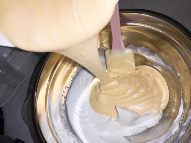 6寸生日蛋糕图片，超详细的6寸戚风蛋糕（十分钟搞定一道挑战一下6寸戚风蛋糕）