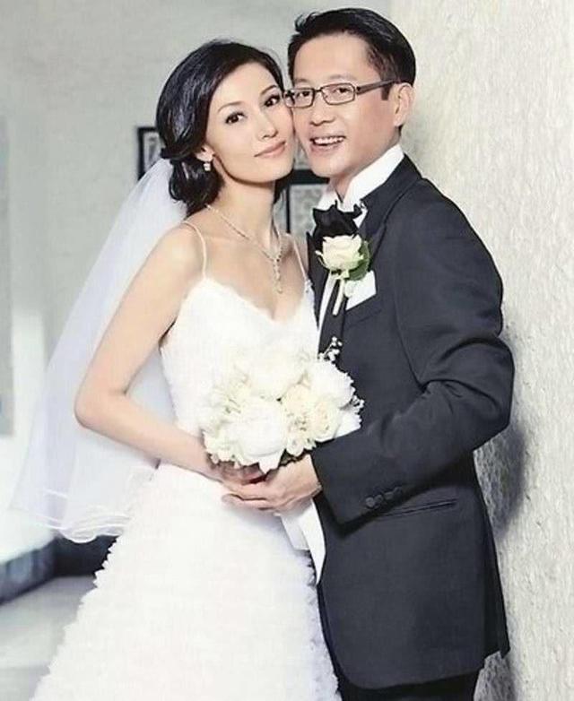 李嘉欣老公许晋亨，港圈李嘉欣和许晋亨婚姻内幕（李嘉欣一分未得原因被扒）