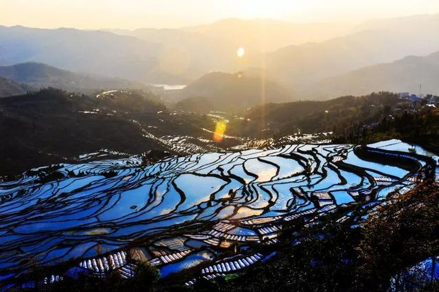 昆明到西双版纳最佳旅游路线，昆明坐火车去西双版纳3.5小时到达