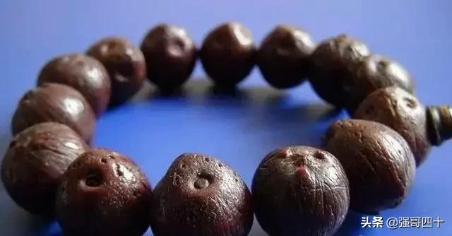 文玩手串怎么盘玩最好，八大热门手串正确把玩姿势