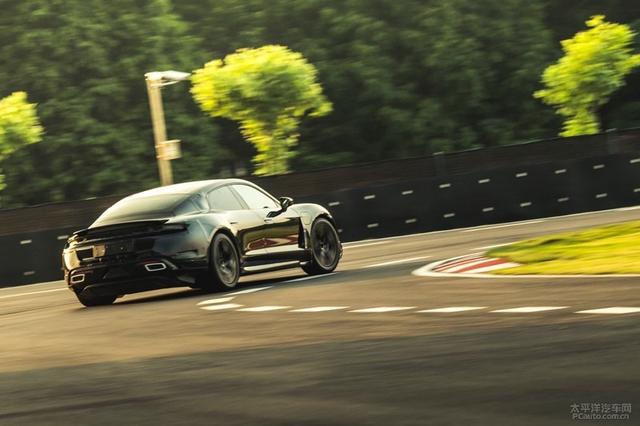 保时捷taycan有哪些黑科技，纯电还能叫保时捷吗