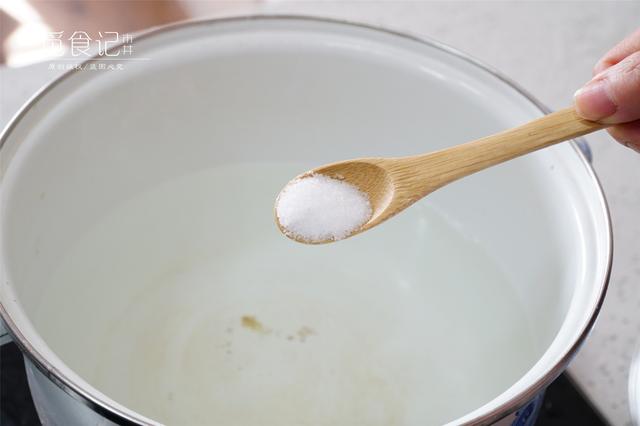 炒菠菜要焯水吗，炒菠菜时需要先焯水吗（只知道焯水还不够）